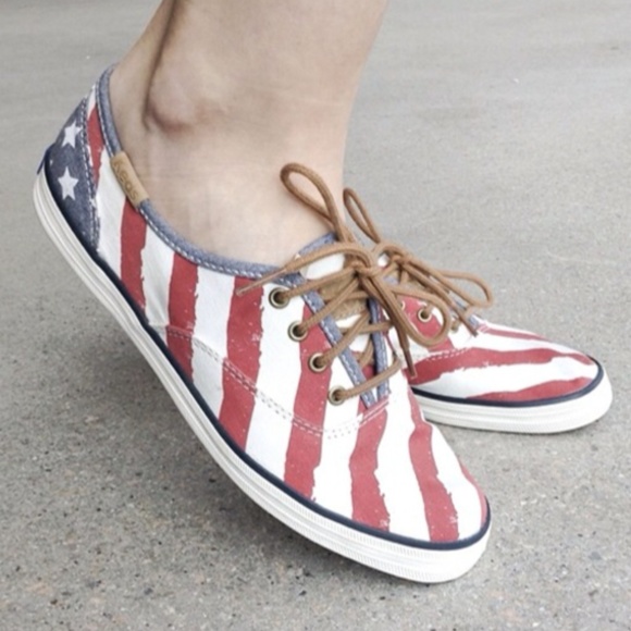 valentino open low top patent sneaker